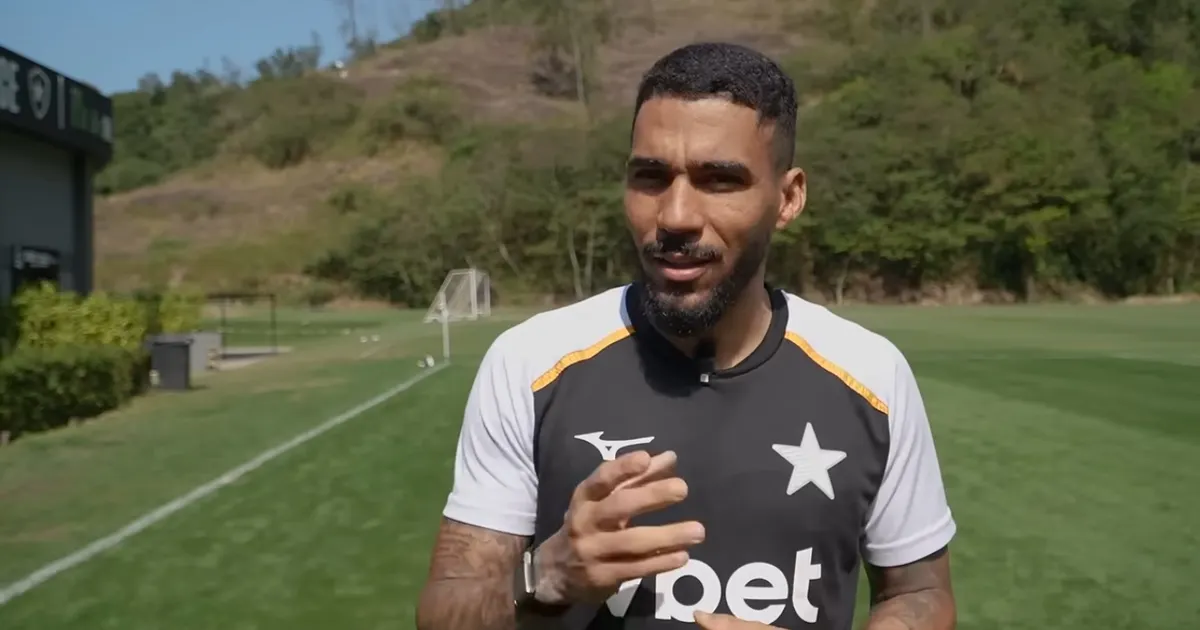 Allan destaca talento de Huguinho no Botafogo e projeta futuro na seleção brasileira