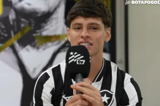 Álvaro Montoro renova com Botafogo até 2030 e projeta vaga na Libertadores