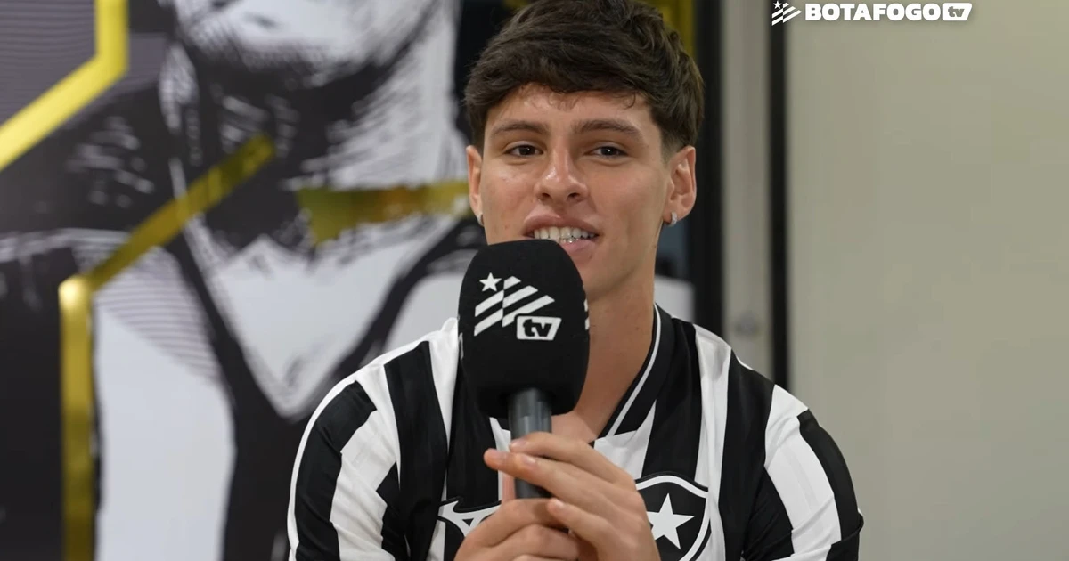 Álvaro Montoro renova com Botafogo até 2030 e projeta vaga na Libertadores