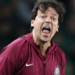 Análise aponta desorganização tática do Corinthians sob comando de Fernando Diniz