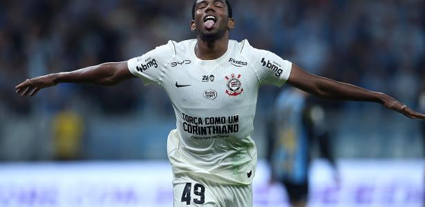 André: Corinthians negocia venda de volante para clube inglês