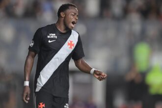 Andrés Gómez é desfalque no Vasco e vive incerteza para o próximo compromisso