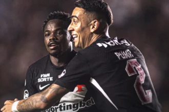 Andrés Gómez valoriza superação do Vasco em triunfo pela Copa do Brasil