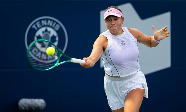 Anisimova e Svitolina avançam no WTA 1000 de Toronto e marcam confronto