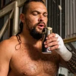 Aos 47 anos, Jason Momoa revela influência materna em sua rotina de consumo