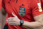 Arbitragem no futebol brasileiro vira palco de disputas institucionais entre gigantes