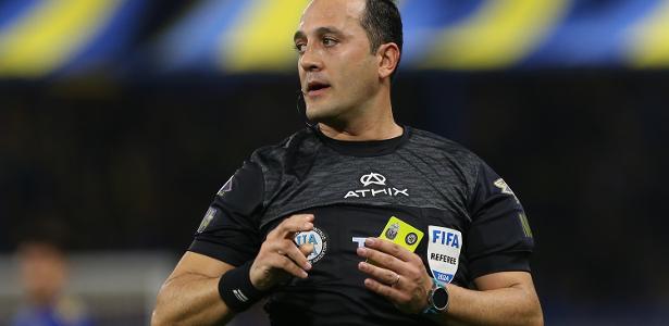 Árbitro argentino é afastado após usar gíria de internet em sorteio de jogo