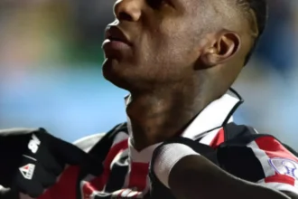Arboleda revela luta contra depressão após marcar gol decisivo pelo São Paulo