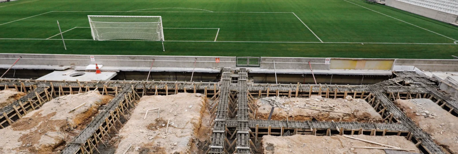 Arena da Baixada ganha nova etapa com instalação de arquibancada retrátil pelo Athletico-pr