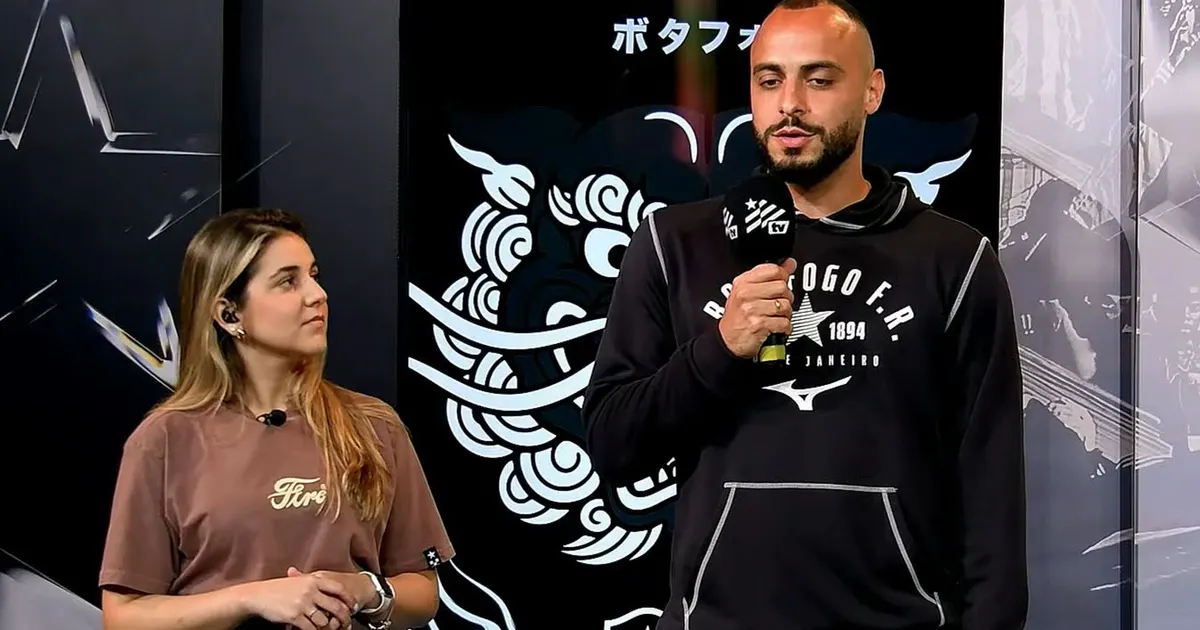 Arthur Cabral projeta impacto de Danilo Pereira no elenco do Botafogo