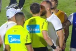 Arthur Cabral recebe suspensão do STJD e desfalca Botafogo contra o Athletico-pr