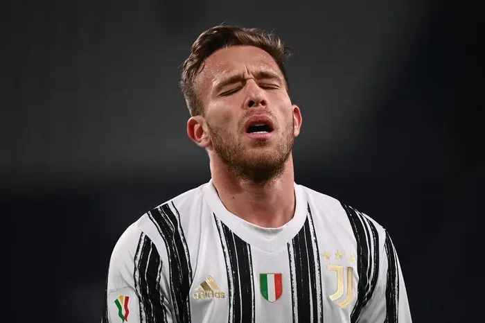 Arthur Melo e Juventus encerram vínculo; meio-campista brasileiro agora é agente livre