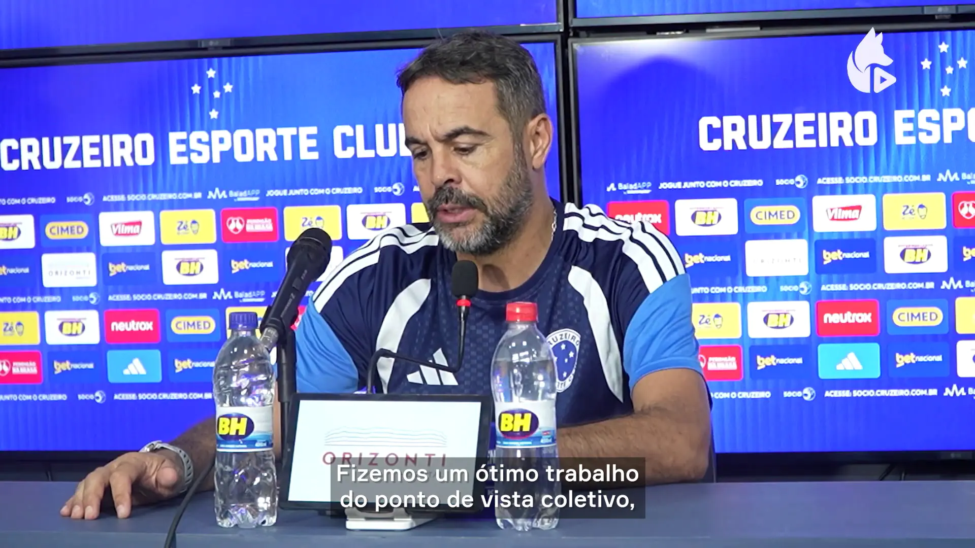 Artur Jorge analisa desempenho do Cruzeiro e justifica cobrança em Arroyo