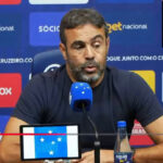 Artur Jorge avalia escalação mista no Cruzeiro para confronto contra o Vasco