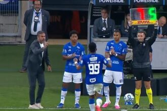 Artur Jorge cobra respeito de Arroyo após substituição em duelo contra o Flamengo