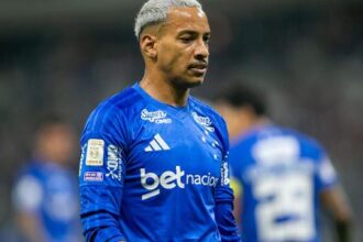 Artur Jorge exalta Matheus Pereira como o melhor jogador do Campeonato Brasileiro