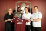 Aston Villa oficializa contratação de Aaron Wan-bissaka por empréstimo