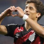 Athletico vence Vitória na Copa do Brasil com brilho de jovens talentos
