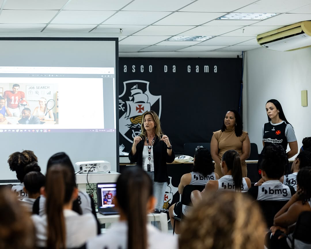 Atletas do Vasco Feminino recebem orientação para a vida pós-carreira esportiva