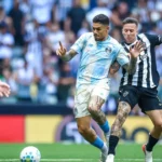 Atlético atropela Grêmio por 3 a 0 e tricolor foca no Bragantino após revés em Minas