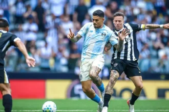 Atlético atropela Grêmio por 3 a 0 e tricolor foca no Bragantino após revés em Minas