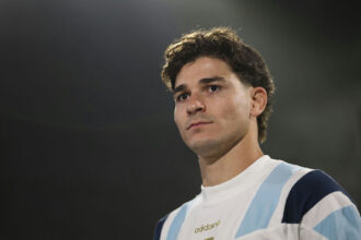 Atlético de Madrid descarta saída de Julián Álvarez para o Barcelona