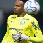 Atuação de Carlos Miguel na vitória do Palmeiras é ponto de virada para goleiro