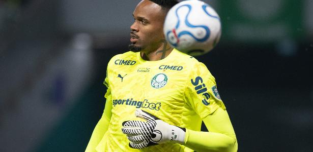 Atuação de Carlos Miguel na vitória do Palmeiras é ponto de virada para goleiro