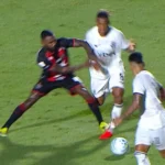 Atuação do VAR em jogo do Botafogo reacende questionamentos sobre critérios da arbitragem