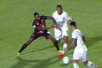 Atuação do VAR em jogo do Botafogo reacende questionamentos sobre critérios da arbitragem