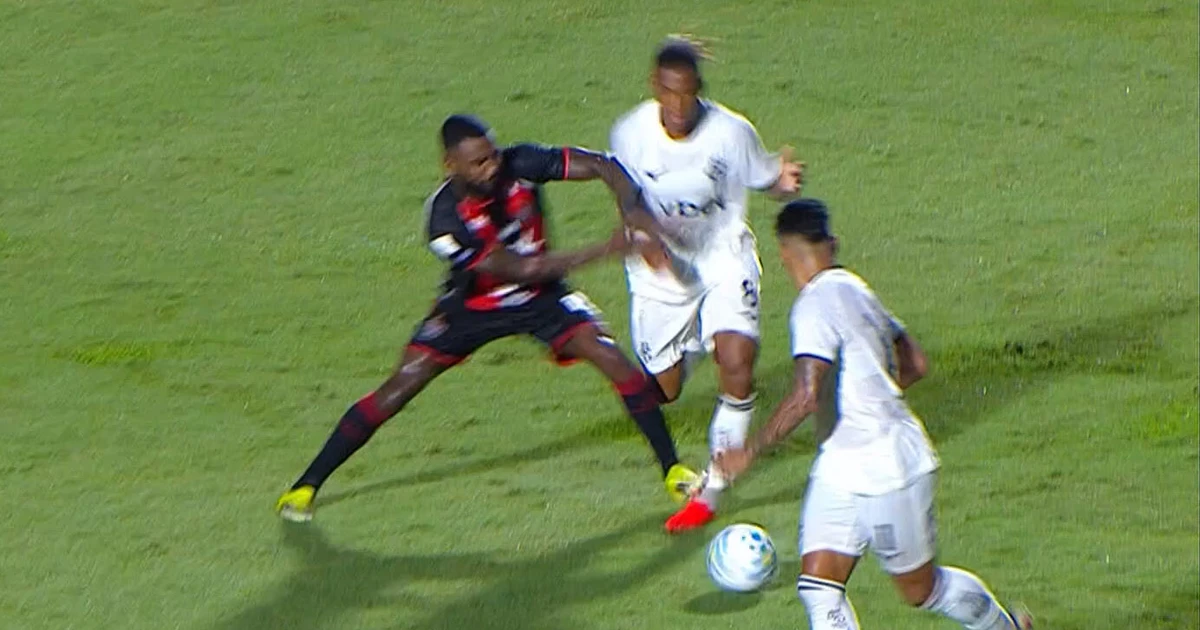 Atuação do VAR em jogo do Botafogo reacende questionamentos sobre critérios da arbitragem