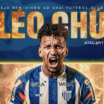 Avaí oficializa a contratação do atacante Léo Chú para a sequência da Série B