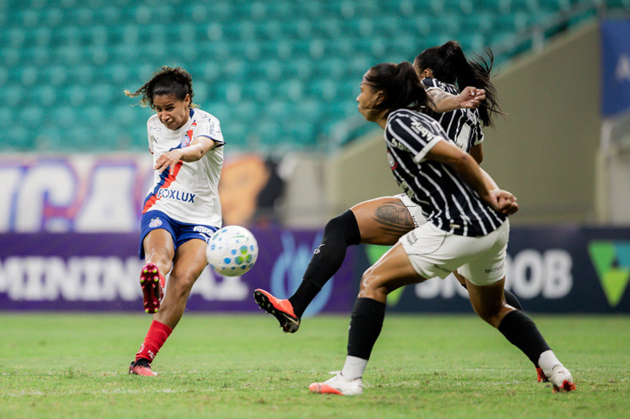 Bahia e Corinthians empatam em confronto movimentado na Arena Fonte Nova