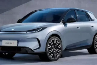 Baic oficializa chegada ao brasil com dois carros elétricos revelados no festival interlagos