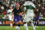 Barcelona confirma diagnóstico de contusão em Gavi após estreia na Laliga