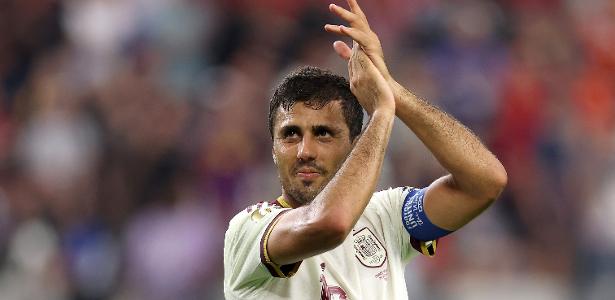 Barcelona intensifica investida por Rodri enquanto Real Madrid mira reforço no Arsenal