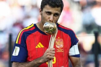 Barcelona monitora situação de Rodri em meio a negociações com Real Madrid