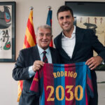 Barcelona oficializa a contratação de Rodri até 2030