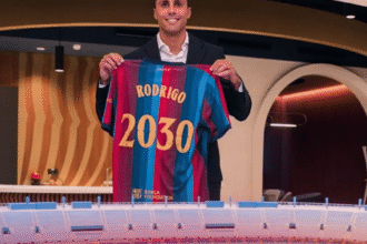 Barcelona oficializa contratação do meio-campista Rodri até 2030