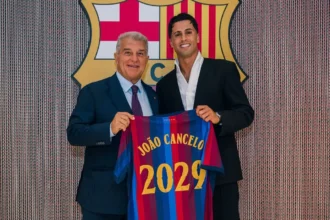 Barcelona oficializa permanência definitiva de João Cancelo até 2029