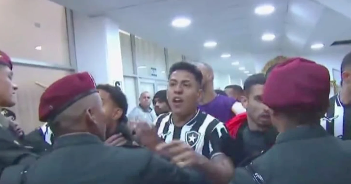 Bastidores do Botafogo revelam cobranças internas após goleada na Sul-americana