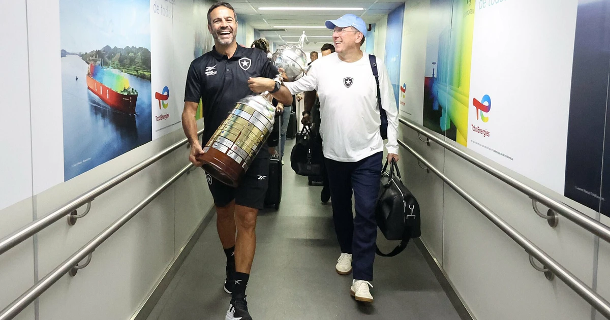Bastidores revelam pressão de John Textor sobre treinadores no Botafogo