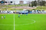 Bola fora de campo causa colisão em rodovia durante partida no Uruguai