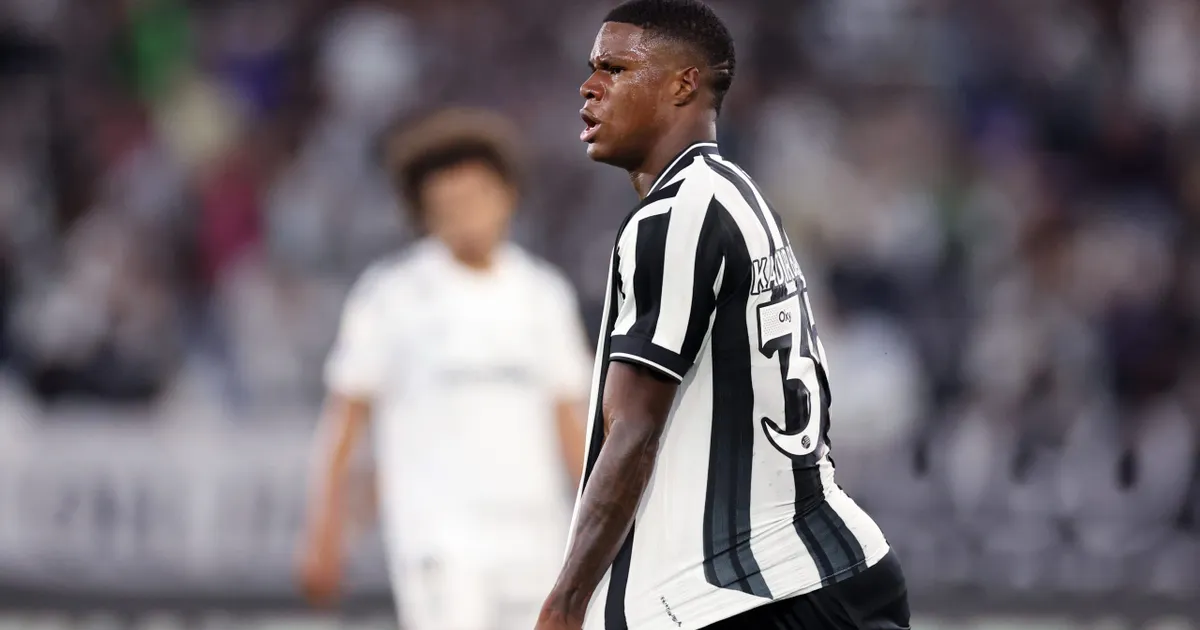 Botafogo blinda Kadir e planeja consolidação do atacante até 2027