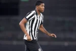 Botafogo concretiza transferência de Danillo para o futebol português