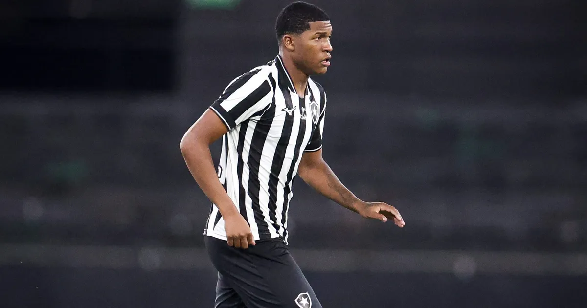 Botafogo concretiza transferência de Danillo para o futebol português