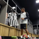 Botafogo define escalação com mudanças para duelo contra o Athletico-pr