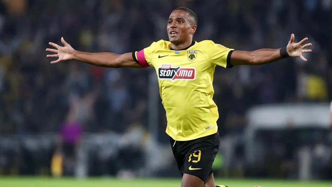 Botafogo descarta negociação pelo atacante Niclas Eliasson do AEK