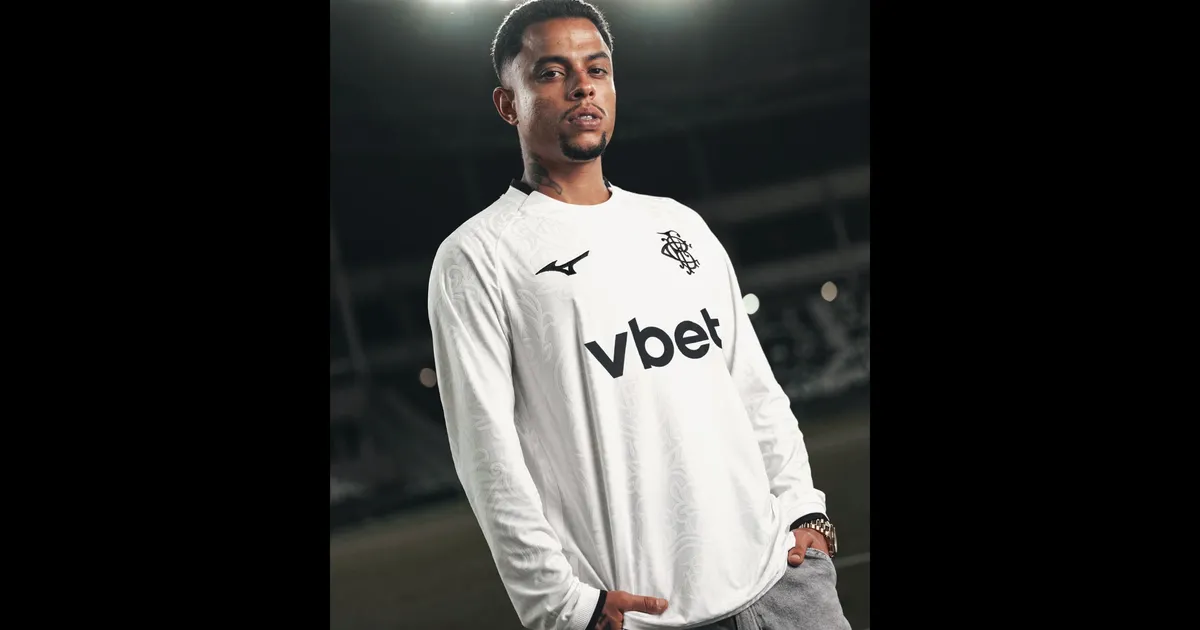 Botafogo e Mizuno resgatam história com nova camisa de manga longa