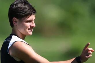 Botafogo encaminha renovação de contrato com Álvaro Montoro até 2031